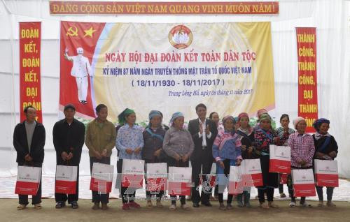 Từ ngày 2- 8/11/2017, tỉnh Lào Cai tưng bừng tổ chức Ngày hội Đại đoàn kết toàn dân tộc điểm cấp tỉnh năm 2017. Ảnh: Hồng Ninh - TTXVN Từ ngày 2- 8/11/2017, tỉnh Lào Cai tưng bừng tổ chức Ngày hội Đại đoàn kết toàn dân tộc điểm cấp tỉnh năm 2017. Ảnh: Hồng Ninh - TTXVN