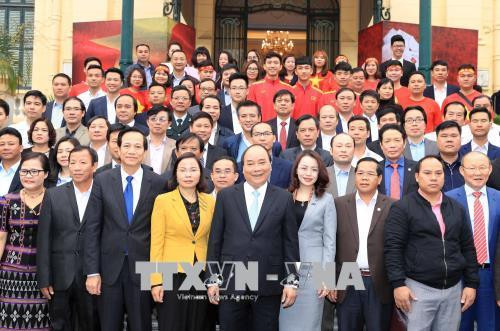 Thủ tướng Nguyễn Xuân Phúc và các đại biểu. Ảnh: Quốc Khánh - TTXVN Thủ tướng Nguyễn Xuân Phúc và các đại biểu. Ảnh: Quốc Khánh - TTXVN