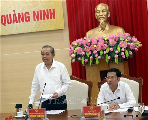 Phó Thủ tướng thường trực Trương Hòa Bình phát biểu tại buổi làm việc với lãnh đạo chủ chốt tỉnh Quảng Ninh. Ảnh: Đức Hiếu - TTXVN Phó Thủ tướng thường trực Trương Hòa Bình phát biểu tại buổi làm việc với lãnh đạo chủ chốt tỉnh Quảng Ninh. Ảnh: Đức Hiếu - TTXVN