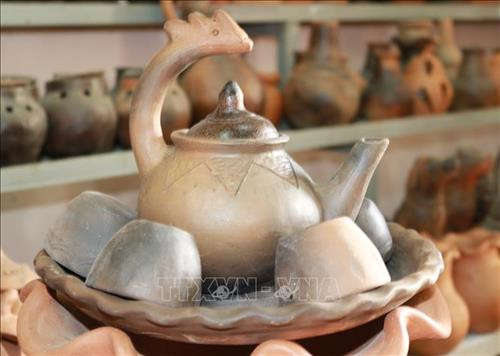 Mẫu mã gốm Chăm Bàu Trúc. Ảnh: Nguyễn Thành – TTXVN Mẫu mã gốm Chăm Bàu Trúc. Ảnh: Nguyễn Thành – TTXVN