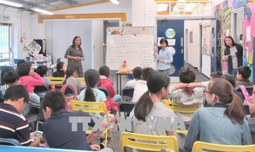 Một giờ học tại trường tiếng Việt London (Anh). Ảnh: TTXVN Một giờ học tại trường tiếng Việt London (Anh). Ảnh: TTXVN