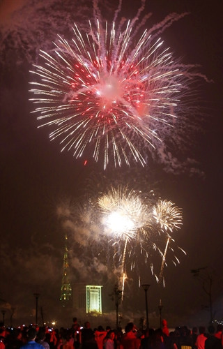 Màn pháo hoa tầm cao kết thúc Lễ hội.