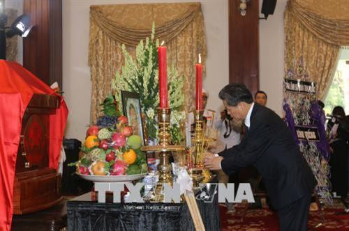 Tổng Lãnh sự Trung Quốc, ông Chan De Hai viếng nguyên Thủ tướng Chính phủ Phan Văn Khải. Ảnh: Thanh Vũ-TTXVN Tổng Lãnh sự Trung Quốc, ông Chan De Hai viếng nguyên Thủ tướng Chính phủ Phan Văn Khải. Ảnh: Thanh Vũ-TTXVN