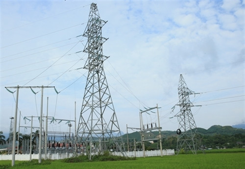 Điện lưới quốc gia được đưa về các xã vùng sâu của huyện Văn Chấn.