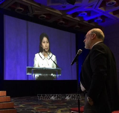 Bác sỹ Vương Thị Ngọc Lan nghe chất vấn khi báo cáo tại Hội nghị sinh sản Hoa Kỳ năm 2016. Ảnh: TTXVN phát Bác sỹ Vương Thị Ngọc Lan nghe chất vấn khi báo cáo tại Hội nghị sinh sản Hoa Kỳ năm 2016. Ảnh: TTXVN phát
