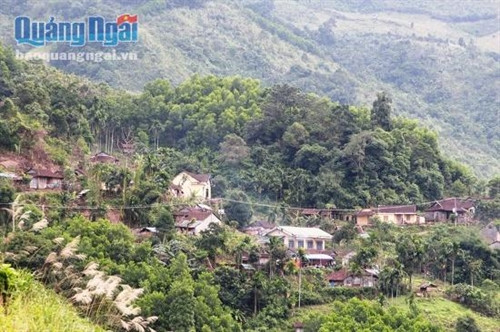 Khung cảnh bình yên ở Làng Gấm.