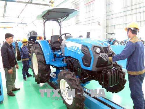 Dây chuyền sản xuất máy nông nghiệp Thaco. Ảnh: Trần Tĩnh - TTXVN Dây chuyền sản xuất máy nông nghiệp Thaco. Ảnh: Trần Tĩnh - TTXVN