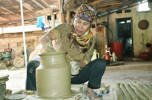 Những nghệ nhân và thợ giỏi làng gốm Hương Canh baovinhphuc.com.vn Những nghệ nhân và thợ giỏi làng gốm Hương Canh baovinhphuc.com.vn