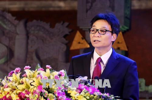 Phó Thủ tướng Chính phủ Vũ Đức Đam phát biểu tại buổi lễ. Ảnh: Trung Kiên – TTXVN Phó Thủ tướng Chính phủ Vũ Đức Đam phát biểu tại buổi lễ. Ảnh: Trung Kiên – TTXVN