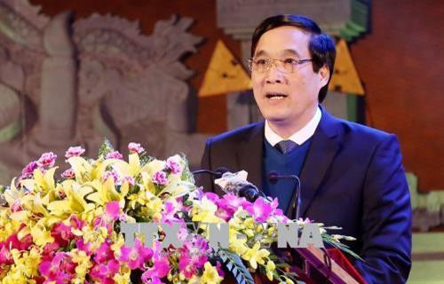 Đồng chí Bùi Minh Châu, Chủ tịch UBND tỉnh Phú Thọ phát biểu tại buổi lễ. Ảnh: Trung Kiên – TTXVN Đồng chí Bùi Minh Châu, Chủ tịch UBND tỉnh Phú Thọ phát biểu tại buổi lễ. Ảnh: Trung Kiên – TTXVN