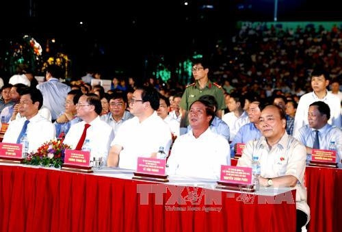 Thủ tướng Nguyễn Xuân Phúc và các đại biểu tham dự. Ảnh: Thống Nhất - TTXVN