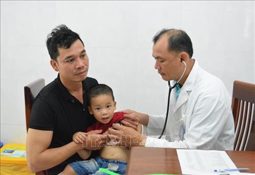 Khám sàng lọc bệnh tim miễn phí cho trẻ em tại thành phố Buôn Ma Thuột (Đắk Lắk). Ảnh: Tuấn Anh – TTXVN Khám sàng lọc bệnh tim miễn phí cho trẻ em tại thành phố Buôn Ma Thuột (Đắk Lắk). Ảnh: Tuấn Anh – TTXVN