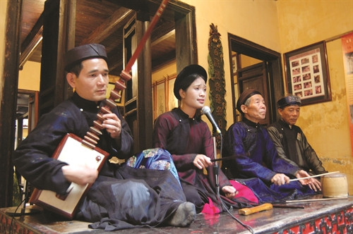 Biểu diễn ca trù tại nhà cổ 87 Mã Mây