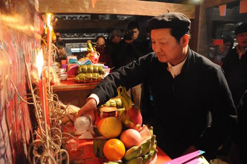 Chuẩn bị mâm cỗ ngày Tết. Chuẩn bị mâm cỗ ngày Tết.