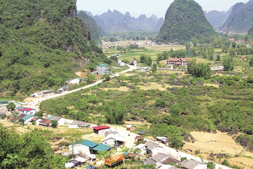 Một góc khu dân cư ở xã biên giới Đàm Thủy.