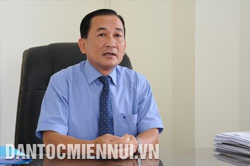 “Trong thời gian tới, thành phố Châu Đốc phấn đấu xây dựng đô thị phát triển theo hướng tăng trưởng xanh, là thành phố du lịch thân thiện vì con người. Đẩy mạnh khai thác lợi thế, tiềm năng địa phương để phát triển nhanh thương mại - dịch vụ - du lịch. Trong đó, kêu gọi đầu tư mở nhiều loại hình dịch vụ vui chơi giải trí, các loại hình du lịch sinh thái, du lịch sông nước, du lịch văn hóa tâm linh gắn với lễ hội, nâng cấp Khu du lịch quốc gia Núi Sam theo đúng quy hoạch tổng thể đã được Thủ tướng Chính phủ phê duyệt, từ đó quảng bá hình ảnh địa phương Châu Đốc, xúc tiến đầu tư và thu hút thêm nhiều khách du lịch để nâng cao giá trị tăng trưởng kinh tế và thu nhập của người dân.” Ông Trần Quốc Tuấn, Phó Chủ tịch UBND Thành phố Châu Đốc, tỉnh An Giang