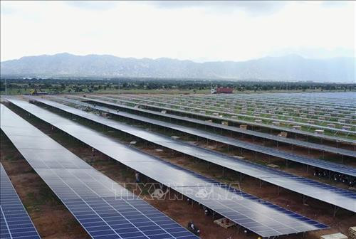 Nhà máy điện mặt trời BIM ở Ninh Thuận đã được đưa vào vận hành thương mại. Ảnh: Công Thử - TTXVN Nhà máy điện mặt trời BIM ở Ninh Thuận đã được đưa vào vận hành thương mại. Ảnh: Công Thử - TTXVN