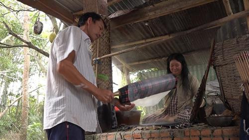 Làng nghề làm bánh tráng Tết cho thu nhập cao ở Cần Thơ ảnh 2 Làng nghề làm bánh tráng Tết cho thu nhập cao ở Cần Thơ ảnh 2