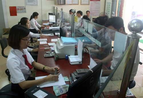 Phòng giao dịch Ngân hàng Chính sách khu vực xã Thượng Lâm, huyện Lâm Bình cho người dân vay vốn để phát triển sản xuất. Phòng giao dịch Ngân hàng Chính sách khu vực xã Thượng Lâm, huyện Lâm Bình cho người dân vay vốn để phát triển sản xuất.