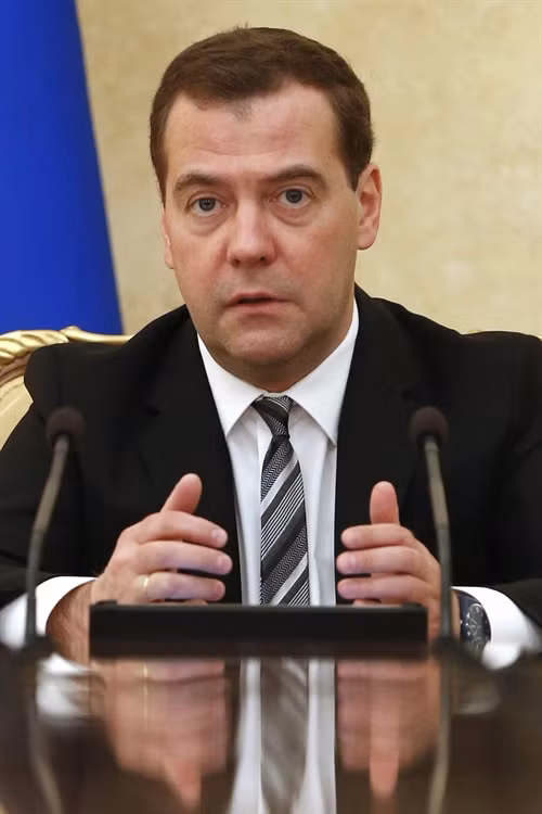 Trong ảnh (tư liệu): Thủ tướng Nga Dmitry Medvedev chủ trì một cuộc họp nội các ở Moskva ngày 17/12/2014. AFP/ TTXVN