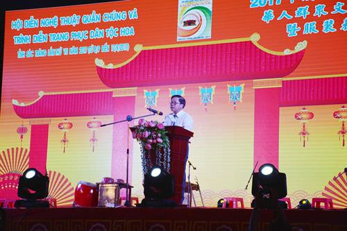 Ông Trần Minh Lý, Giám đốc Sở Văn hóa Thể thao và Du lịch tỉnh Sóc Trăng phát biểu khai mạc hội diễn. Ảnh: Hoài Thu/TTXVN