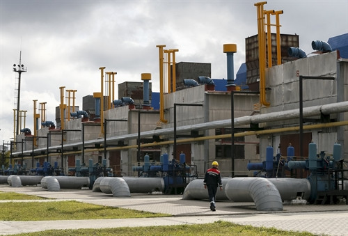 Đường ống dẫn khí đốt tại trạm bơm khí đốt gần làng Volovets, miền tây Ukraine ngày 7/10. Ảnh: Reuters/TTXVN