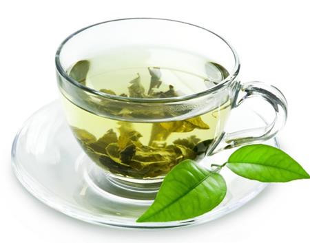 Khi bị sốt, trà không phải là thức uống được chọn lựa.