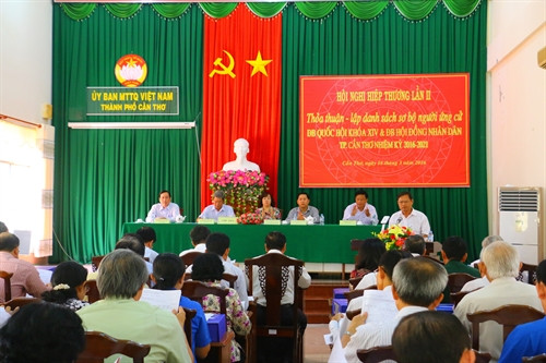 Chiều 18/3/2016, Ủy ban Mặt trận Tổ Quốc Việt Nam thành phố Cần Thơ tổ chức hội nghị hiệp thương lần 2 để thỏa thuận, lập danh sách sơ bộ người ứng cử Đại biểu Quốc hội khóa XIV đơn vị thanh phố Cần Thơ và 109 người ứng cử Đại biểu HĐND thành phố nhiệm kỳ 2016-2021. Ảnh: Ngọc Thiện -TTXVN.