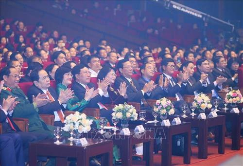 Phó Chủ tịch nước Đặng Thị Ngọc Thịnh, Phó Thủ tướng Phạm Bình Minh, Chủ tịch Uỷ ban Trung ương Mặt trận Tổ quốc Việt Nam Trần Thanh Mẫn cùng các đại biểu dự chương trình Xuân Quê hương năm 2020. Ảnh: Lâm Khánh – TTXVN Phó Chủ tịch nước Đặng Thị Ngọc Thịnh, Phó Thủ tướng Phạm Bình Minh, Chủ tịch Uỷ ban Trung ương Mặt trận Tổ quốc Việt Nam Trần Thanh Mẫn cùng các đại biểu dự chương trình Xuân Quê hương năm 2020. Ảnh: Lâm Khánh – TTXVN