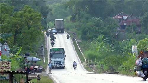 Hiện trường vụ xe tải lao vào nhà dân khiến 2 người thiệt mạng xảy ra vào tháng 9/2019 trên Quốc lộ 6 thuộc cung đèo Chiềng Đông, huyện Yên Châu. Ảnh: Hữu Quyết - TTXVN Hiện trường vụ xe tải lao vào nhà dân khiến 2 người thiệt mạng xảy ra vào tháng 9/2019 trên Quốc lộ 6 thuộc cung đèo Chiềng Đông, huyện Yên Châu. Ảnh: Hữu Quyết - TTXVN