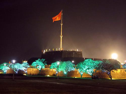 Huế là một trong những điểm du lịch thu hút đông đảo khách quốc tế. Ảnh: Quốc Việt/TTXVN Huế là một trong những điểm du lịch thu hút đông đảo khách quốc tế. Ảnh: Quốc Việt/TTXVN