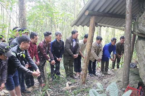 Tạ ơn thần rừng. Tạ ơn thần rừng.