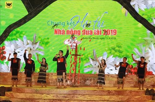 Phần thi nhà nông hội nhập của đội thi tỉnh Đắk Lắk. Ảnh: Phạm Cường-TTXVN