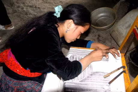 Ngắm vẻ đẹp mộc mạc của phụ nữ vùng cao Tây Bắc ảnh 4