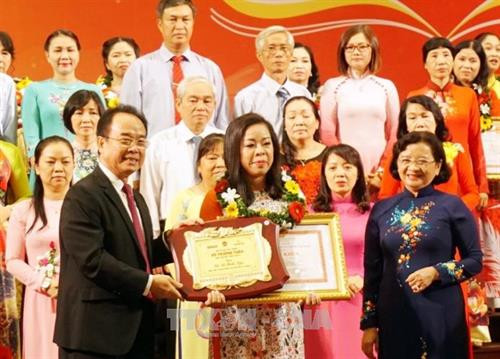 Sở Giáo dục và Đào tạo Thành phố Hồ Chí Minh và Báo Sài Gòn Giải Phóng tổ chức Lễ trao Giải thưởng Võ Trường Toản năm 2017 cho 40 nhà giáo xuất sắc, nhân dịp kỷ niệm Ngày Nhà giáo Việt Nam 20/11. Ảnh: Phương Vy - TTXVN