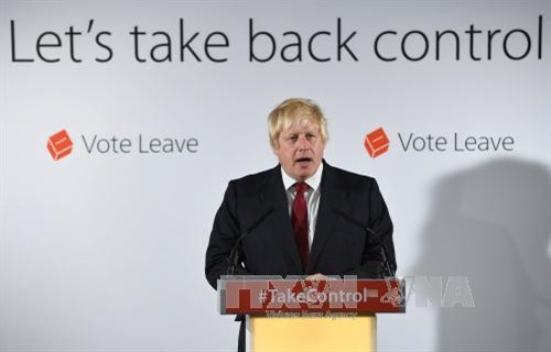 Cựu Thị trưởng London Boris Johnson phát biểu trong cuộc họp báo ở London, Anh ngày 24/6. Ảnh: THX/TTXVN Cựu Thị trưởng London Boris Johnson phát biểu trong cuộc họp báo ở London, Anh ngày 24/6. Ảnh: THX/TTXVN
