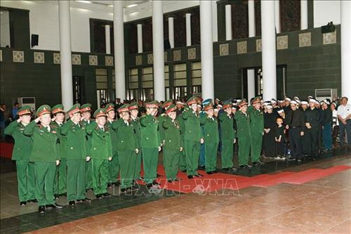 Đoàn đại biểu Quân Ủy Trung ương và Bộ Quốc phòng do Đại tướng Lương Cường, Bí thư Trung ương Đảng, Chủ nhiệm Tổng cục Chính trị Quân đội nhân dân Việt Nam dẫn đầu viếng đồng chí Trung tướng Đồng Sỹ Nguyên. Ảnh: Doãn Tấn – TTXVN Đoàn đại biểu Đảng ủy Công an Trung ương và Bộ Công an do Đại tướng Tô Lâm, Ủy viên Bộ Chính trị, Bí thư Đảng ủy Công an Trung ương, Bộ trưởng Bộ Công an dẫn đầu viếng đồng chí Trung tướng Đồng Sỹ Nguyên. Ảnh: Doãn Tấn – TTXVN Đồng chí Nguyễn Đức Lợi, Ủy viên Trung ương Đảng, Tổng Giám đốc TTXVN chia buồn với gia quyến đồng chí Đồng Sỹ Nguyên. Ảnh: Văn Điệp – TTXVN Đoàn đại biểu Quân Ủy Trung ương và Bộ Quốc phòng do Đại tướng Lương Cường, Bí thư Trung ương Đảng, Chủ nhiệm Tổng cục Chính trị Quân đội nhân dân Việt Nam dẫn đầu viếng đồng chí Trung tướng Đồng Sỹ Nguyên. Ảnh: Doãn Tấn – TTXVN Đoàn đại biểu Đảng ủy Công an Trung ương và Bộ Công an do Đại tướng Tô Lâm, Ủy viên Bộ Chính trị, Bí thư Đảng ủy Công an Trung ương, Bộ trưởng Bộ Công an dẫn đầu viếng đồng chí Trung tướng Đồng Sỹ Nguyên. Ảnh: Doãn Tấn – TTXVN Đồng chí Nguyễn Đức Lợi, Ủy viên Trung ương Đảng, Tổng Giám đốc TTXVN chia buồn với gia quyến đồng chí Đồng Sỹ Nguyên. Ảnh: Văn Điệp – TTXVN