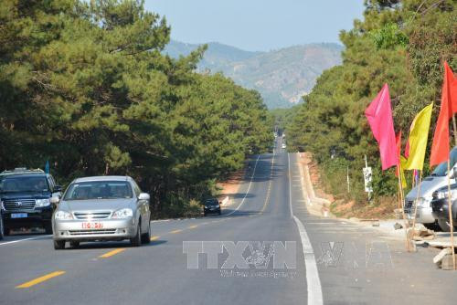 Một đoạn trên tuyến đường QL 19 đã được cải tạo, nâng cấp. Ảnh: Văn Thông - TTXVN Một đoạn trên tuyến đường QL 19 đã được cải tạo, nâng cấp. Ảnh: Văn Thông - TTXVN