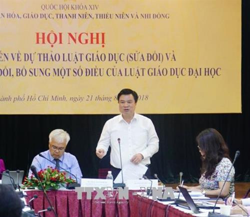 Thứ trưởng Bộ Giáo dục và Đào tạo Nguyễn Hữu Độ phát biểu tại hội nghị. Ảnh: Thu Hoài - TTXVN Thứ trưởng Bộ Giáo dục và Đào tạo Nguyễn Hữu Độ phát biểu tại hội nghị. Ảnh: Thu Hoài - TTXVN