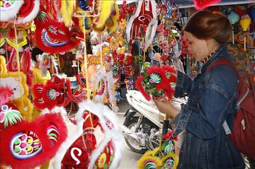 Nghề sản xuất lồng đèn truyền thống Phú Bình ảnh 5 Nghề sản xuất lồng đèn truyền thống Phú Bình ảnh 5