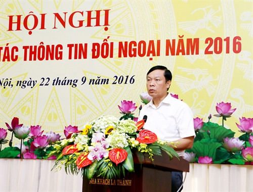 Phó Trưởng Ban Tuyên giáo Trung ương, Phó Trưởng Ban Thường trực Ban Chỉ đạo công tác Thông tin Đối ngoại Phạm Văn Linh phát biểu khai mạc hội nghị. Ảnh: Nguyễn Dân -TTXVN