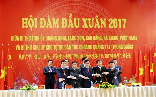 Quang cảnh lễ ký biên bản Hội đàm đầu Xuân 2017 giữa Bí thư Tỉnh ủy 4 tỉnh biên giới (Việt Nam) và Bí thư Khu ủy Khu tự trị dân tộc Choang – Quảng Tây (Trung Quốc) tại thành phố Hạ Long (Quảng Ninh). Ảnh: văn Đức- TTXVN