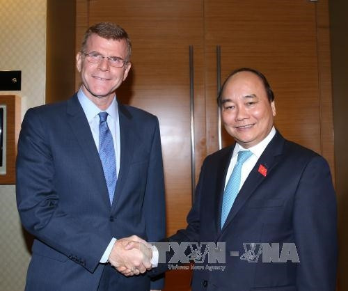 Tối 2/11/2016, tại Thành phố Hồ Chí Minh, Thủ tướng Nguyễn Xuân Phúc tiếp ông Stephen Groff, Phó Chủ tịch Ngân hàng Phát triển Châu Á (ADB) nhân dự Hội nghị Kinh tế Đối ngoại 2016. Ảnh: Thống Nhất-TTXVN