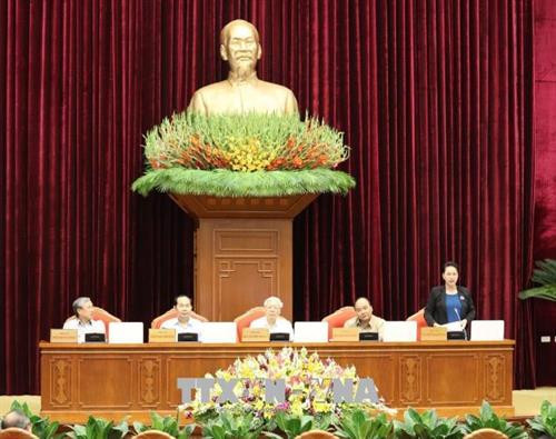 Chiều 9/5/2018, Hội nghị lần thứ bảy Ban Chấp hành Trung ương Đảng Cộng sản Việt Nam khóa XII thảo luận tại Hội trường về Đề án cải cách chính sách tiền lương đối với cán bộ, công chức, viên chức, lực lượng vũ trang, và người lao động trong doanh nghiệp. Trong ảnh: Đồng chí Nguyễn Thị Kim Ngân, Ủy viên Bộ Chính trị, Chủ tịch Quốc hội điều hành phiên thảo luận Đề án cải cách chính sách tiền lương. Ảnh: Trí Dũng –TTXVN.