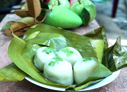 Bánh ít trần nhân vịt xiêm. Bánh ít trần nhân vịt xiêm.