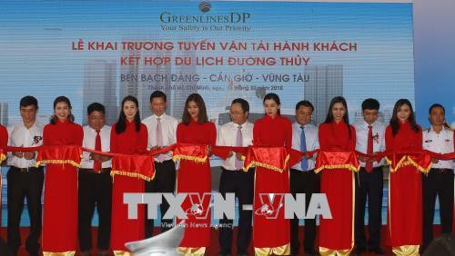 Nghi thức cắt băng khai trương tuyến tàu cao tốc Thành phố Hồ Chí Minh - Cần Giờ - Vũng Tàu. Ảnh: Hoàng Hải -TTXVN