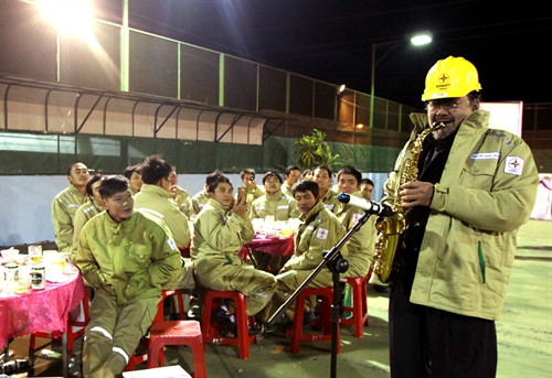 Các chuyên gia và công nhân đón Tết sớm trên công trường xây dựng Trạm biến áp 500 kV Pleiku 2 Các chuyên gia và công nhân đón Tết sớm trên công trường xây dựng Trạm biến áp 500 kV Pleiku 2