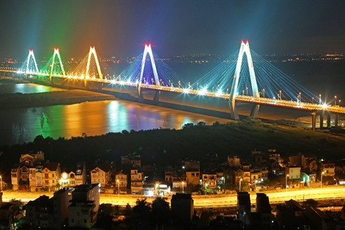 Cầu Nhật Tân - một trong ba cây cầu có số nhịp dây văng lớn nhất thế giới. Ảnh: Huy Hùng – TTXVN