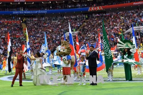 Các nghệ sĩ trình diễn tại lễ khai mạc World Cup 2018 ở Moskva, Nga ngày 14/6. Ảnh: THX/ TTXVN