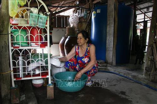 Người dân vùng lõi khu bảo tồn vẫn dùng nước sông cho sinh hoạt hằng ngày. Ảnh: Hồng Thái – TTXVN Người dân vùng lõi khu bảo tồn vẫn dùng nước sông cho sinh hoạt hằng ngày. Ảnh: Hồng Thái – TTXVN